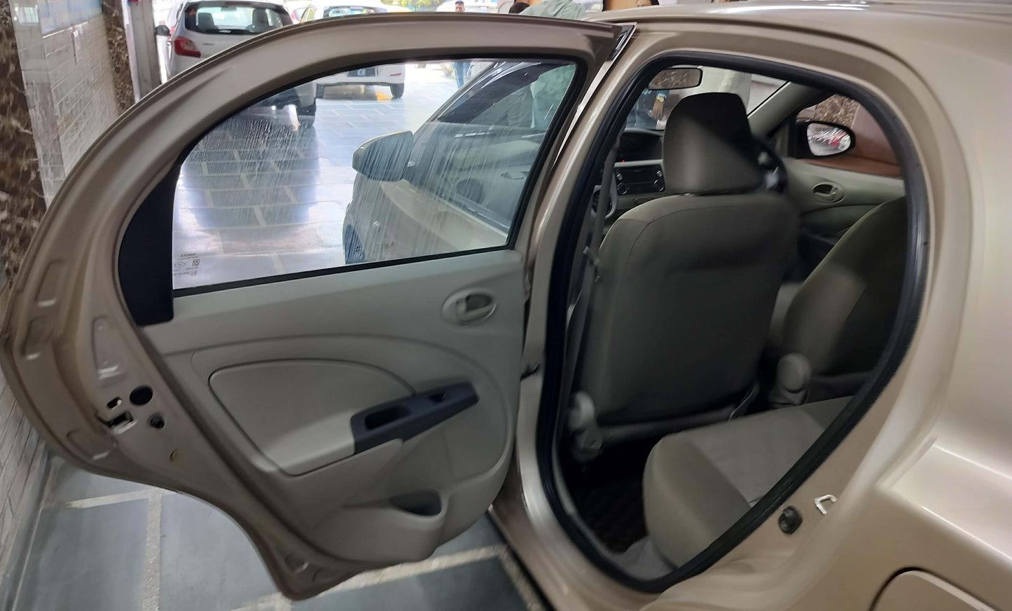 46,000 KMS TOYOTA ETIOS LIVA PETROL (2015)