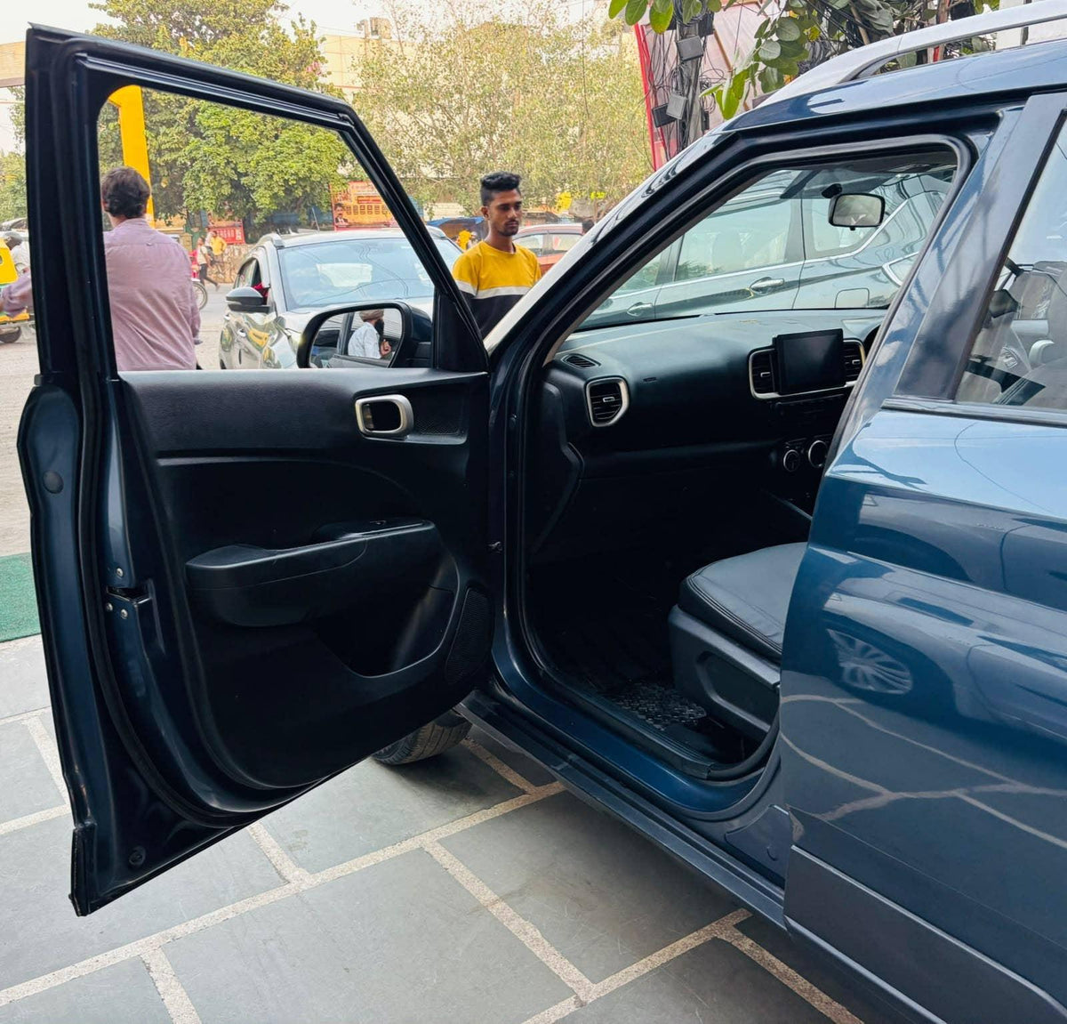 HYUNDAI VENUE 1.0 TURBO GDI MT SX SUNROOF (2019)