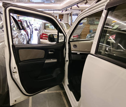2,000 KMS MARUTI WAGONR LXI PETROL (2014)