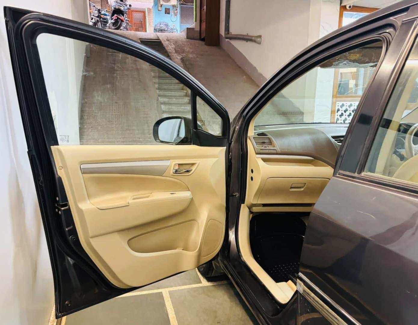 38,000 KMS MARUTI ERTIGA ZXI PETROL (2017)