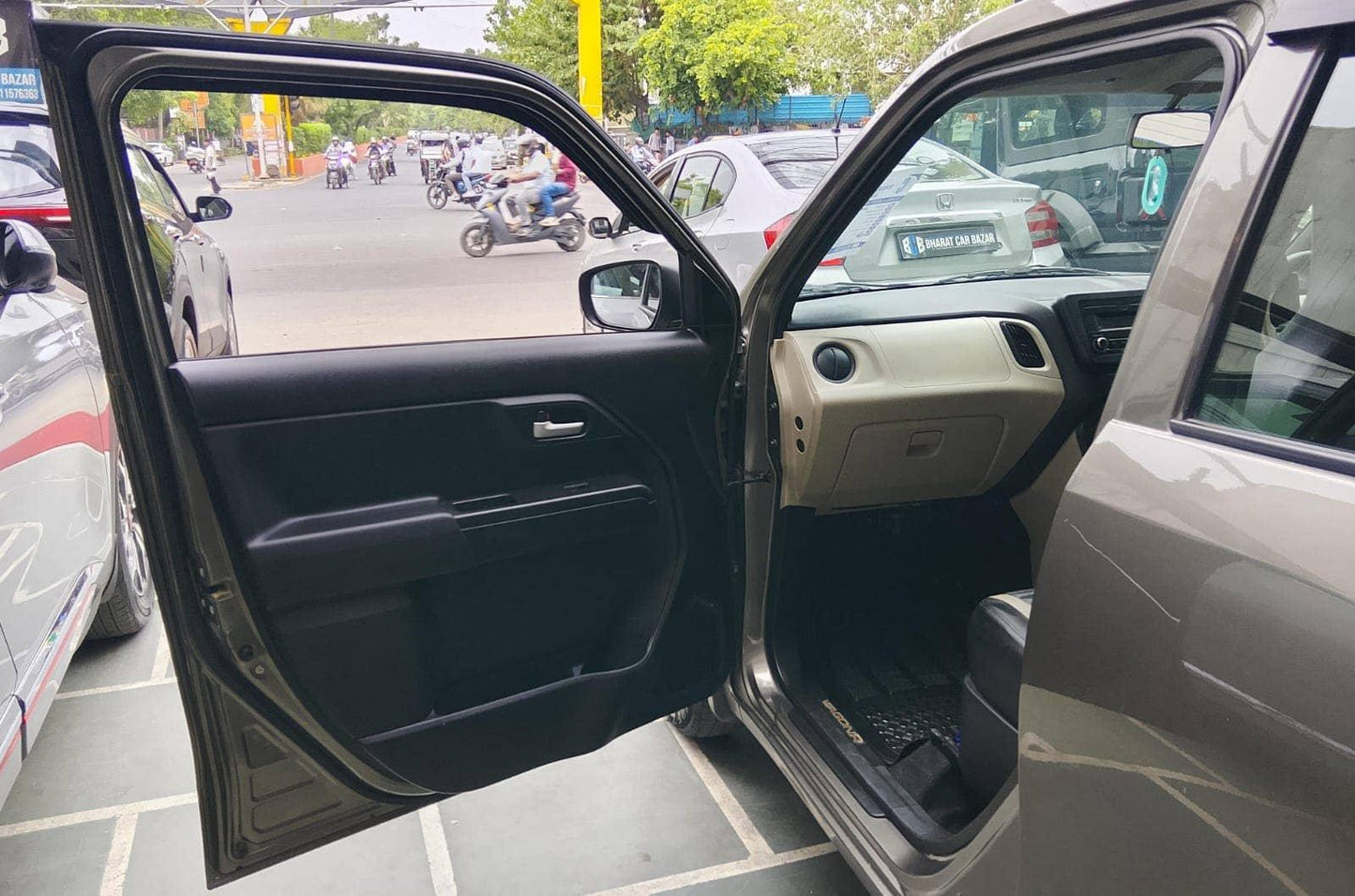 6,000 KMS MARUTI WAGONR VXI GREEN CNG (2022)