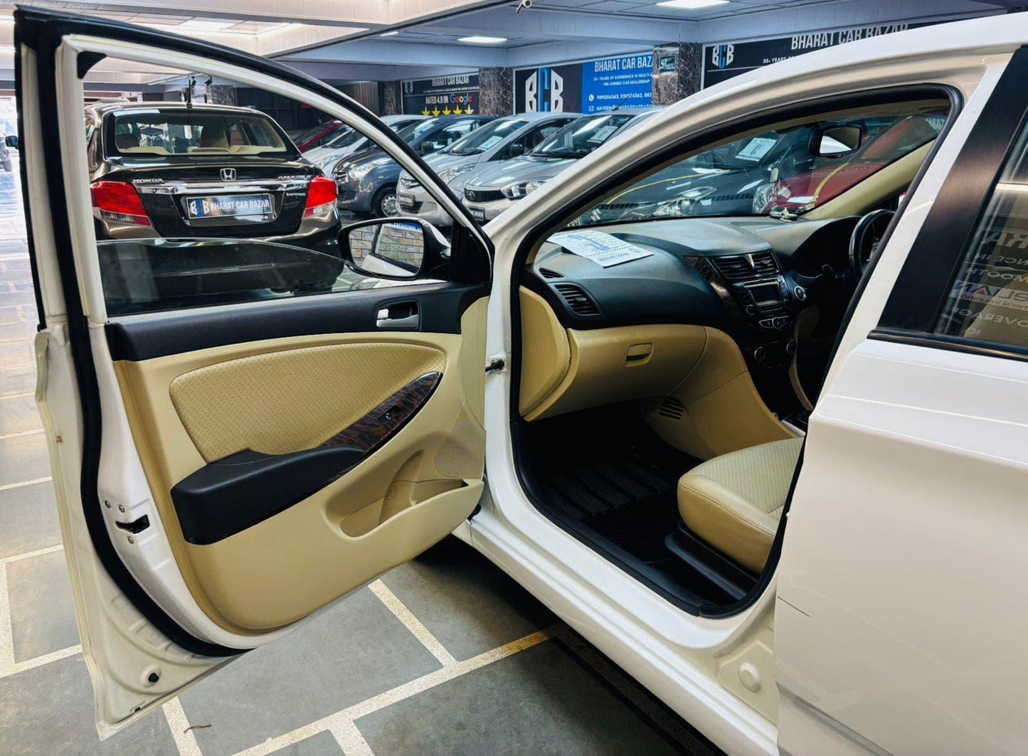 8,000 KMS HYUNDAI VERNA 1.6 SX (O) PETROL (2015)