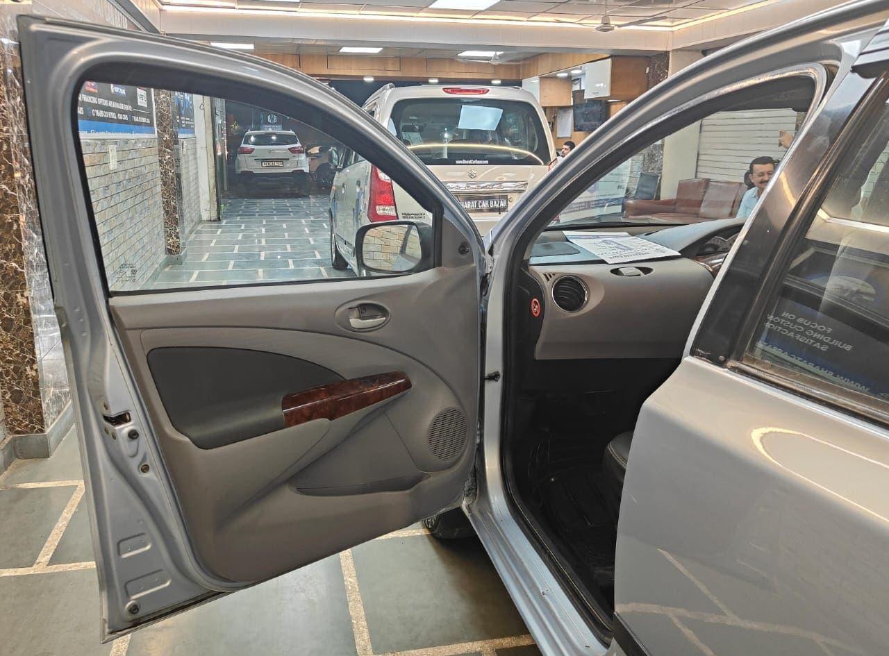 TOYOTA ETIOS V PETROL (2011)