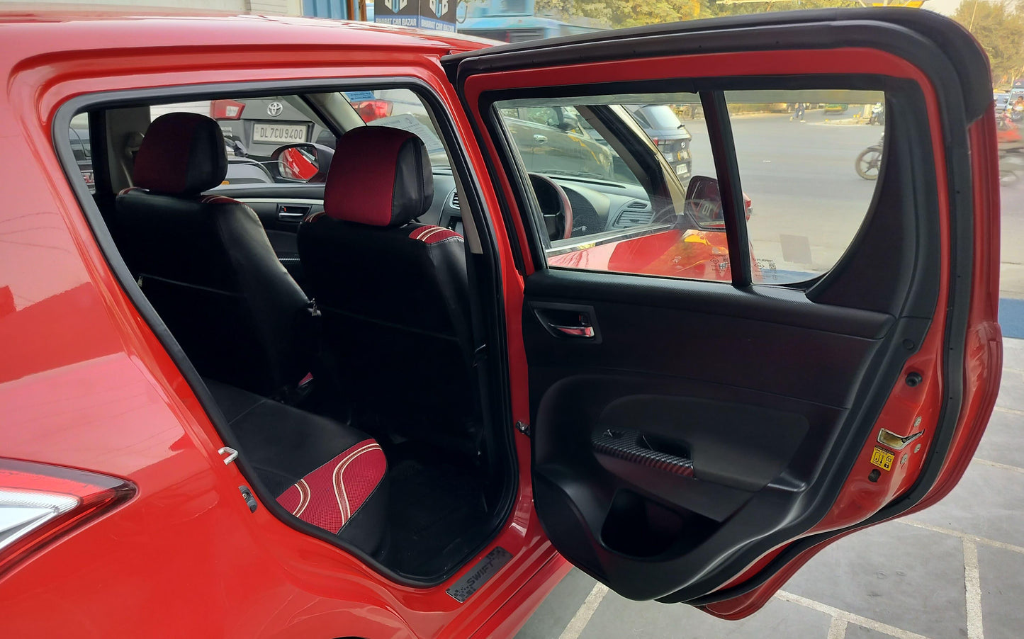 45,000 KMS MARUTI SWIFT VXI PETROL (2016)