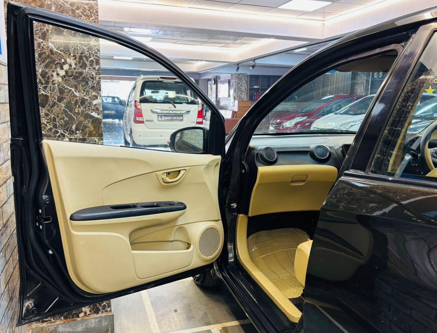 38,000 KMS HONDA AMAZE 1.2 S MT PETROL (2015)