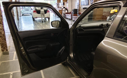 19,000 KMS MARUTI SWIFT LXI PETROL (2019)
