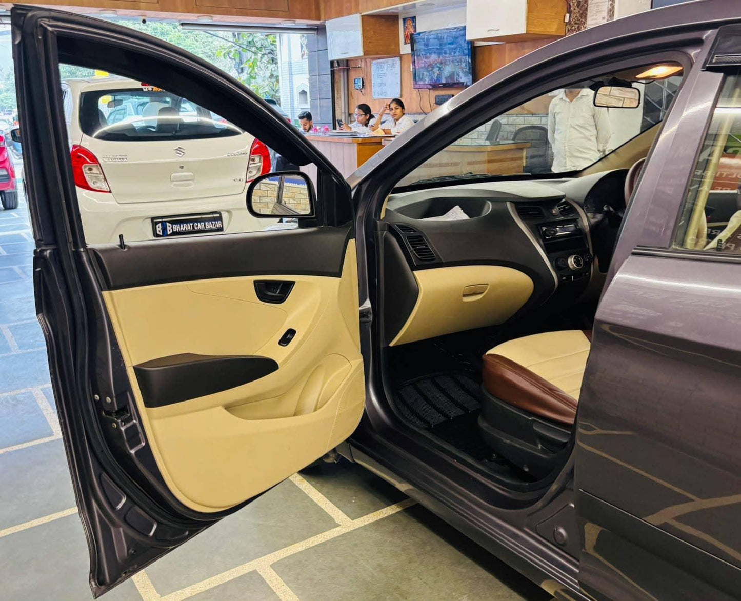 48,000 KMS HYUNDAI EON ERA+ PETROL (2016)