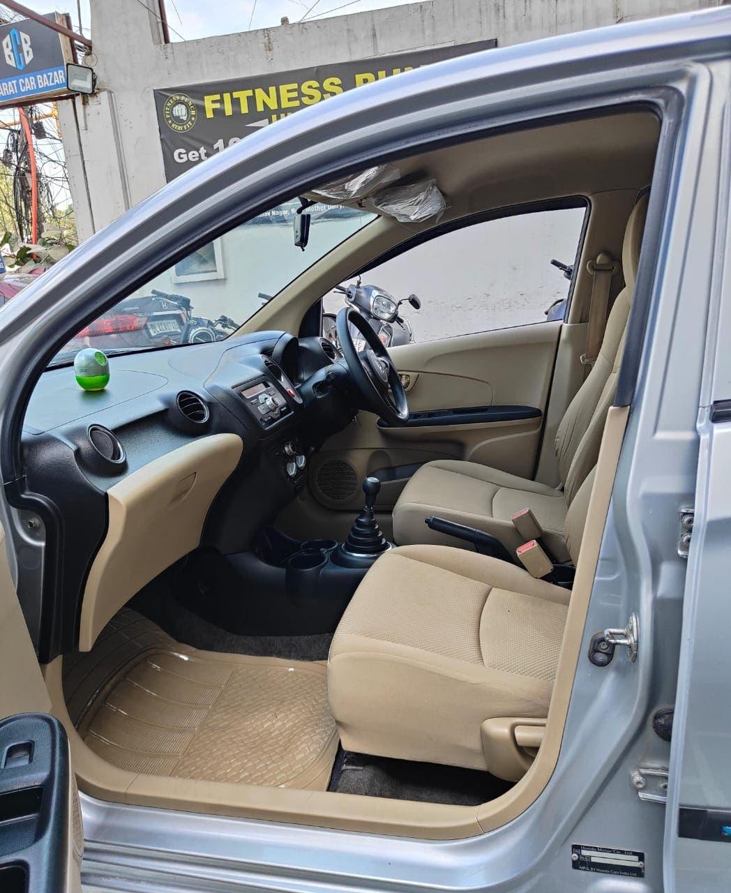 HONDA BRIO S PETROL (2015)