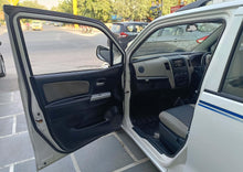 Load image into Gallery viewer, 37,000 KMS MARUTI WAGONR LXI PETROL (2015)
