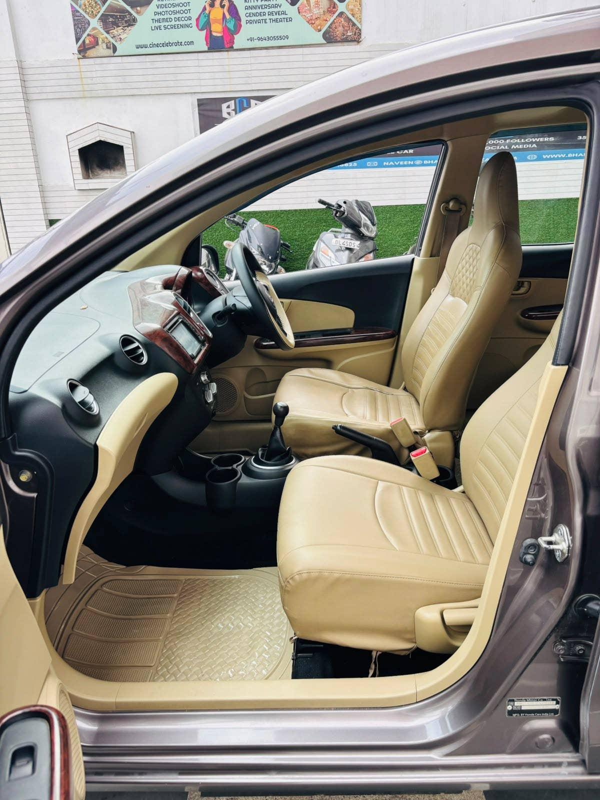 HONDA MOBILIO 1.5 V MT PETROL (2014)