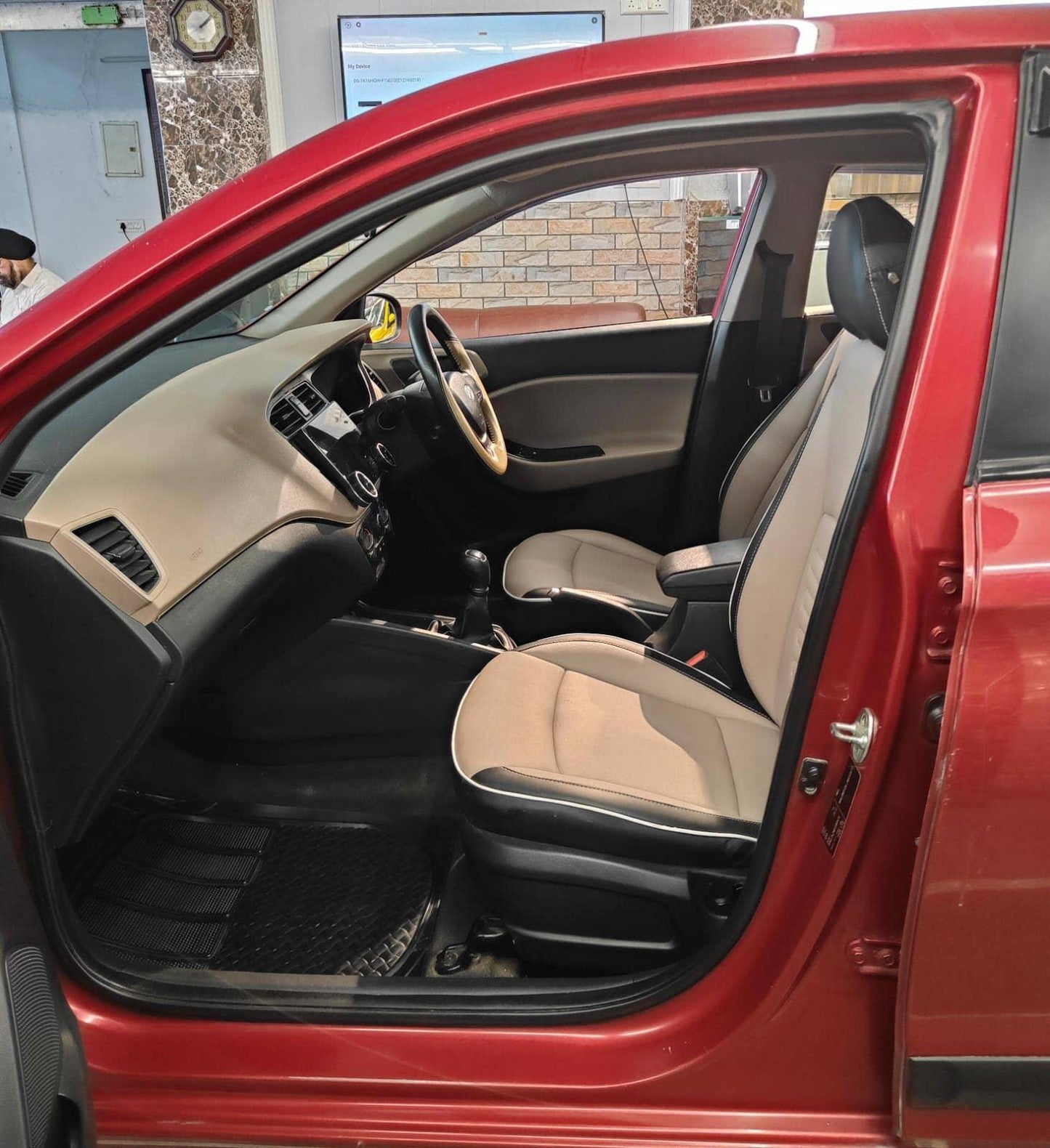 42,000 KMS HYUNDAI I20 MAGNA PETROL (2019)