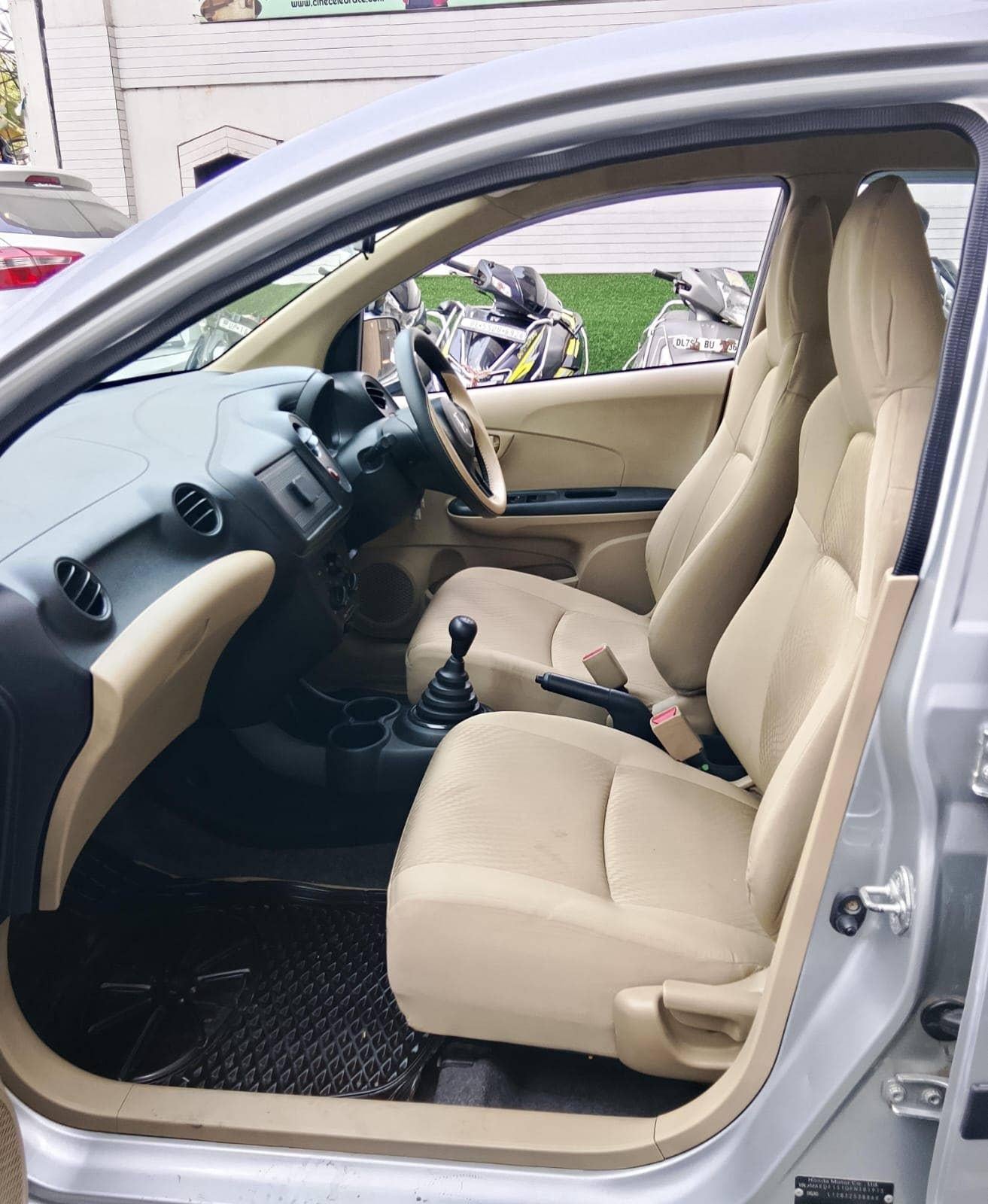 37,000 KMS HONDA AMAZE E MT 1.2 PETROL (2015)