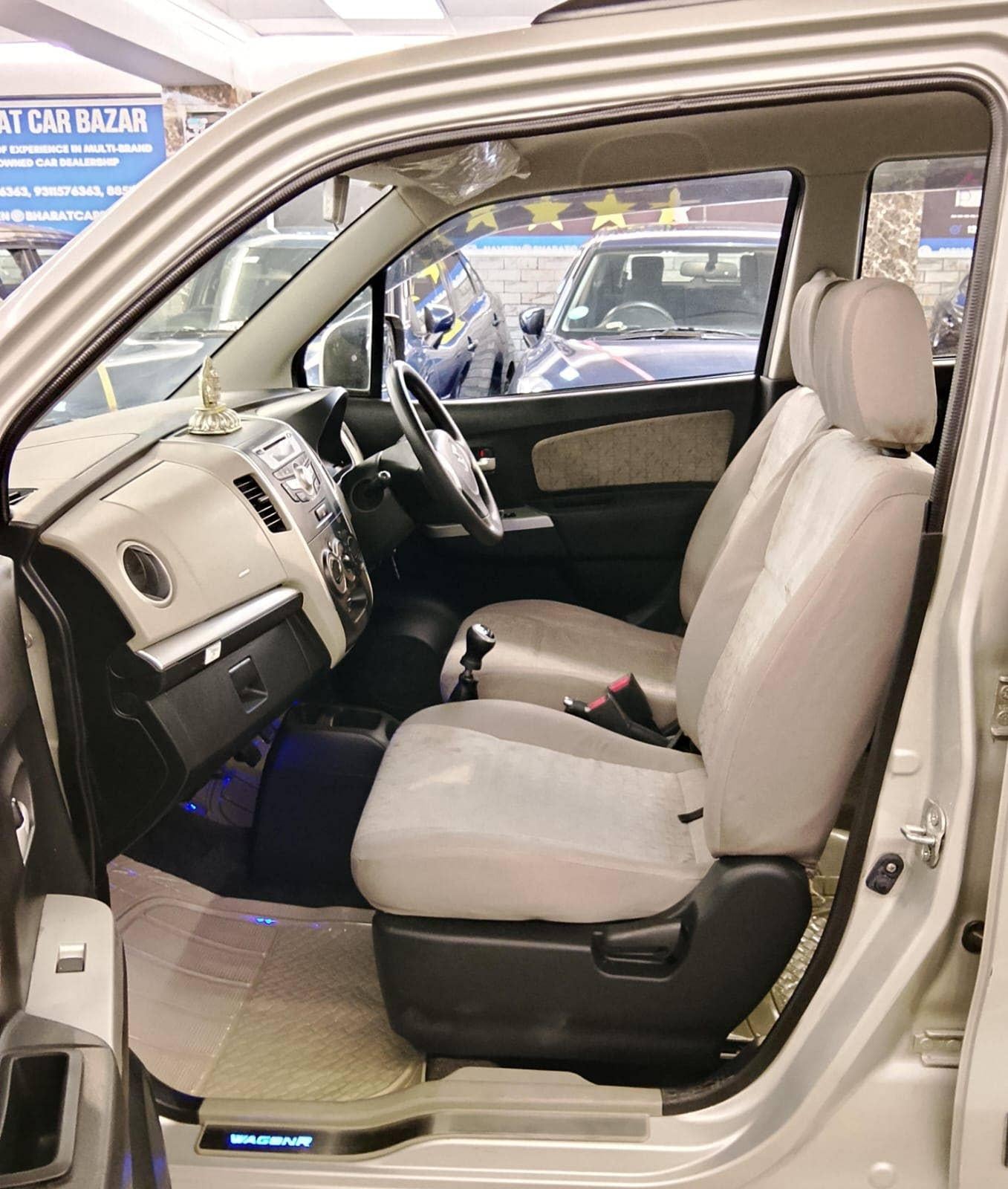 30,000 KMS MARUTI WAGONR VXI PETROL (2015)