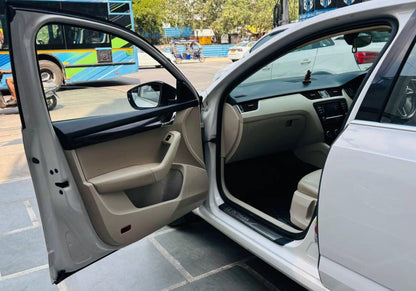 SKODA OCTAVIA STYLE PLUS 1.8 TSI AT PETROL (2017)