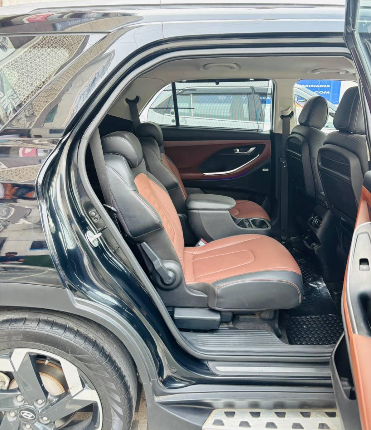 39,000 KMS HYUNDAI ALCAZAR SIGNATURE (O) 6 STR 1.5 DCT PETROL (2023)