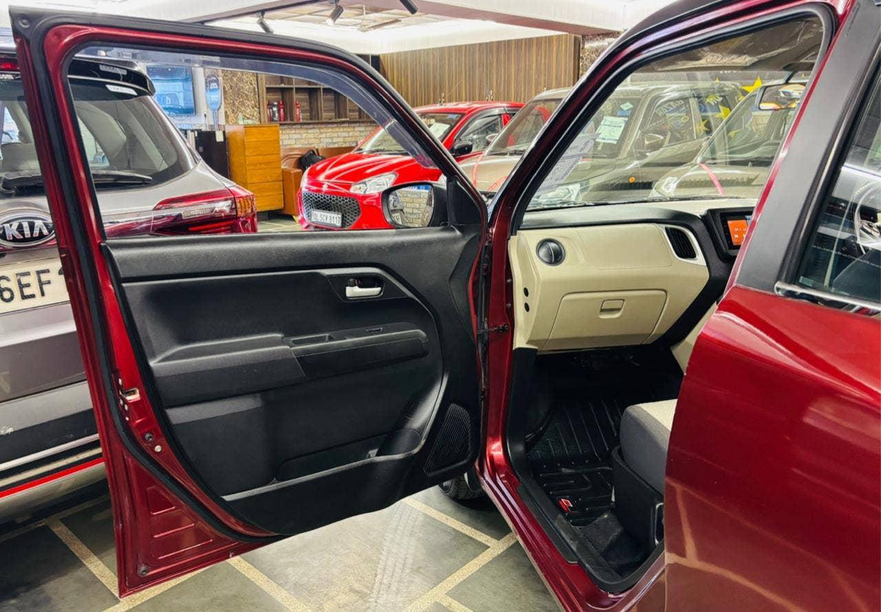 20,000 KMS MARUTI WAGONR ZXI+ AGS PETROL (2023)