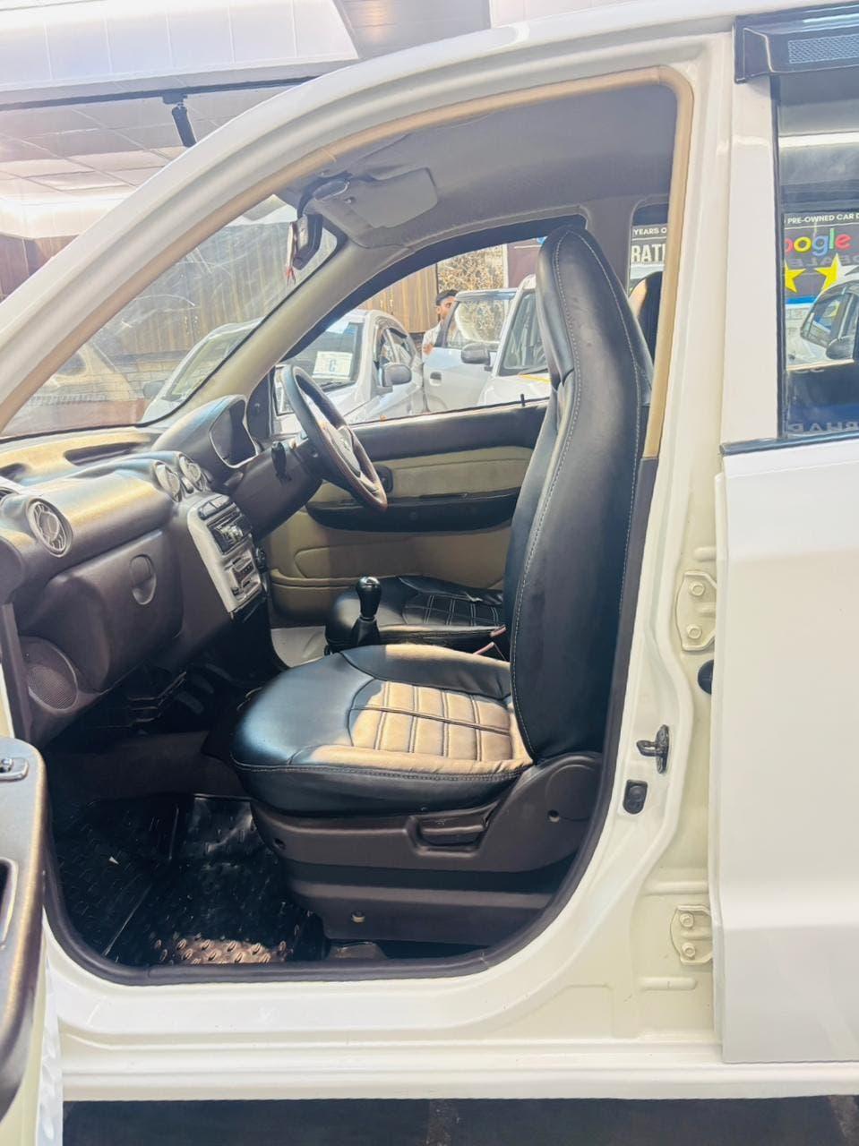 HYUNDAI SANTRO GL PETROL (2011)