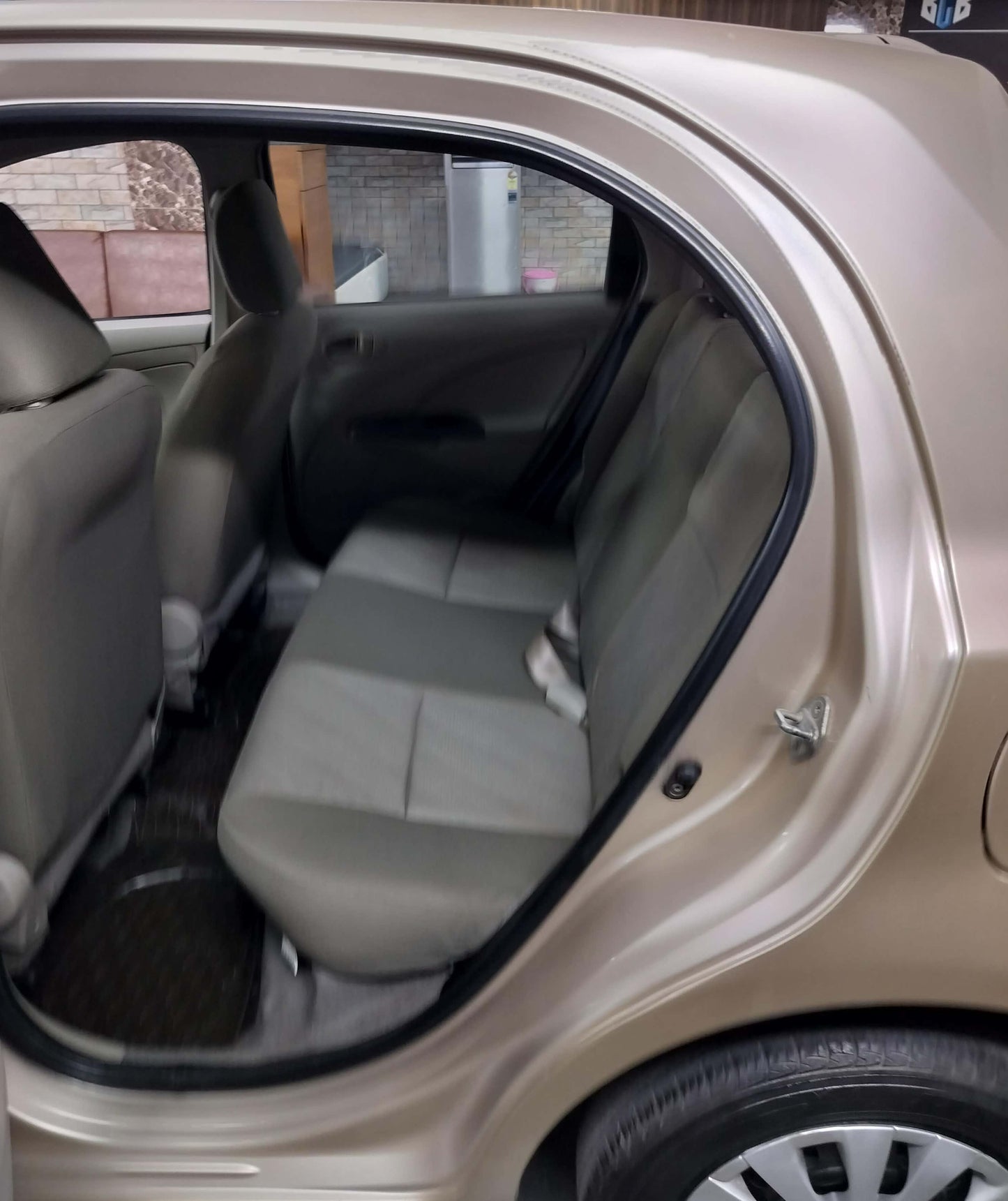 46,000 KMS TOYOTA ETIOS LIVA PETROL (2015)