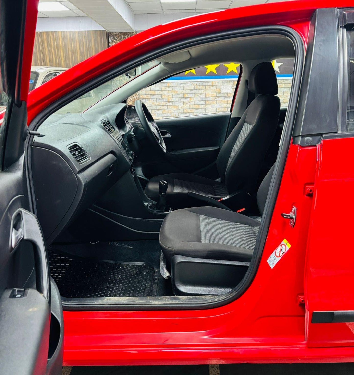 VOLKSWAGEN POLO TRENDLINE 1.0 L PETROL (2019)