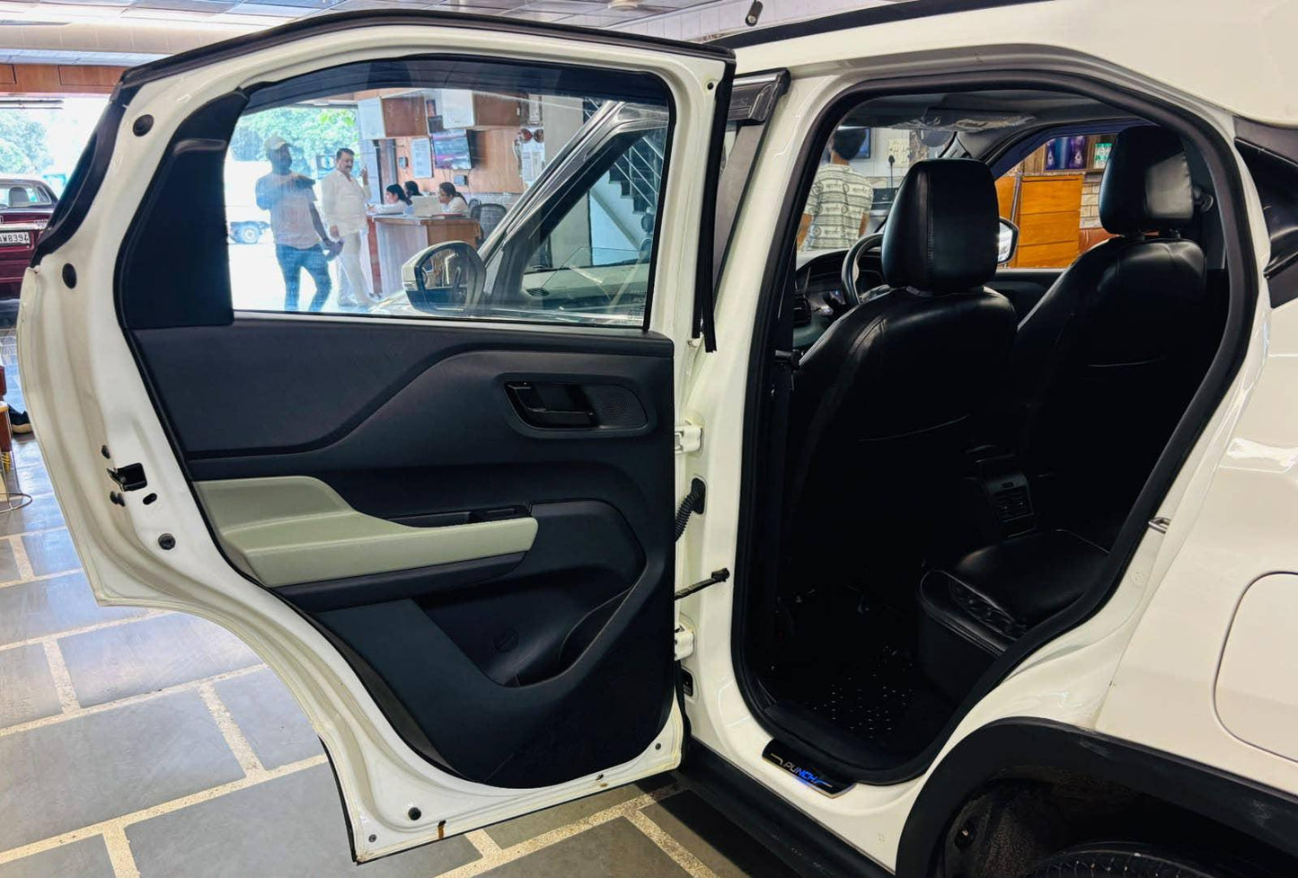 14,000 KMS TATA PUNCH 1.2 ADVENTURE S I-CNG (2025)