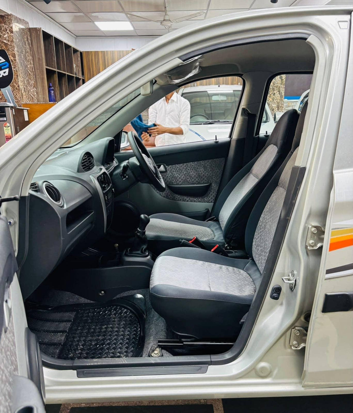13,000 KMS MARUTI ALTO 800 VXI PETROL (2016)