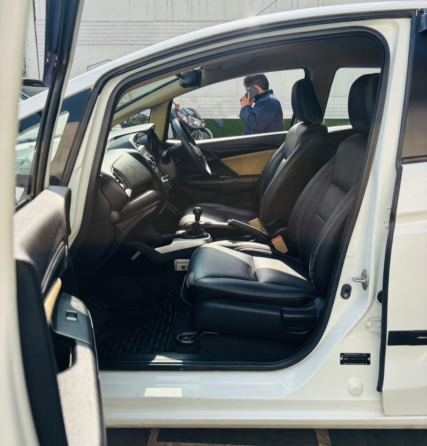 22,000 KMS HONDA JAZZ 1.2 S MT PETROL (2017)