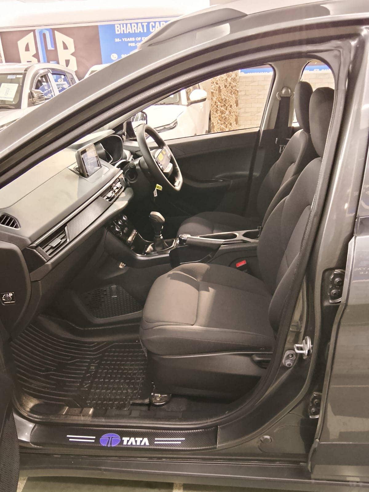 9,000 KMS TATA NEXON 1.2 SMART+ PETROL (2024)