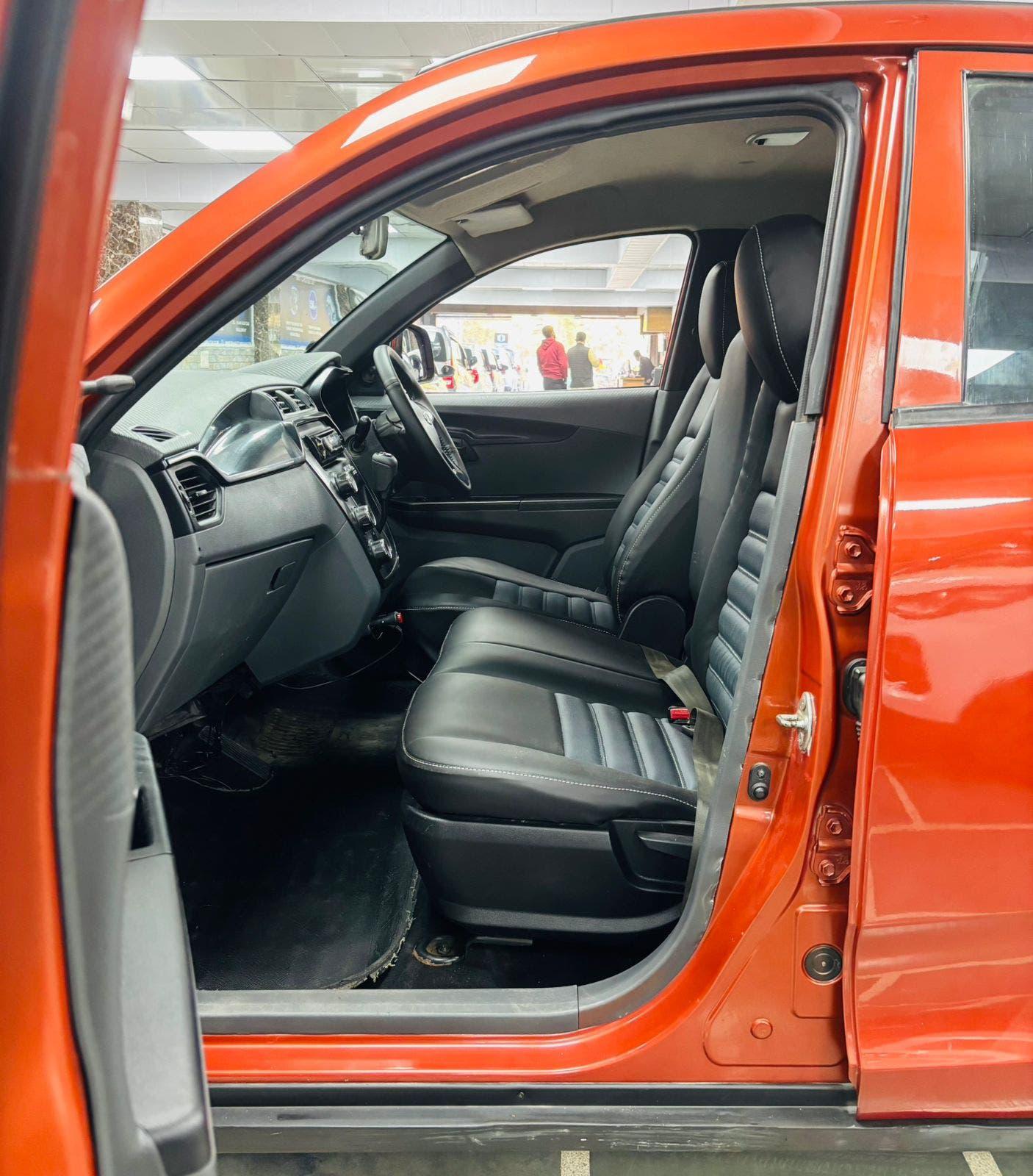 MAHINDRA KUV 100 NXT K4+ PETROL (2017)