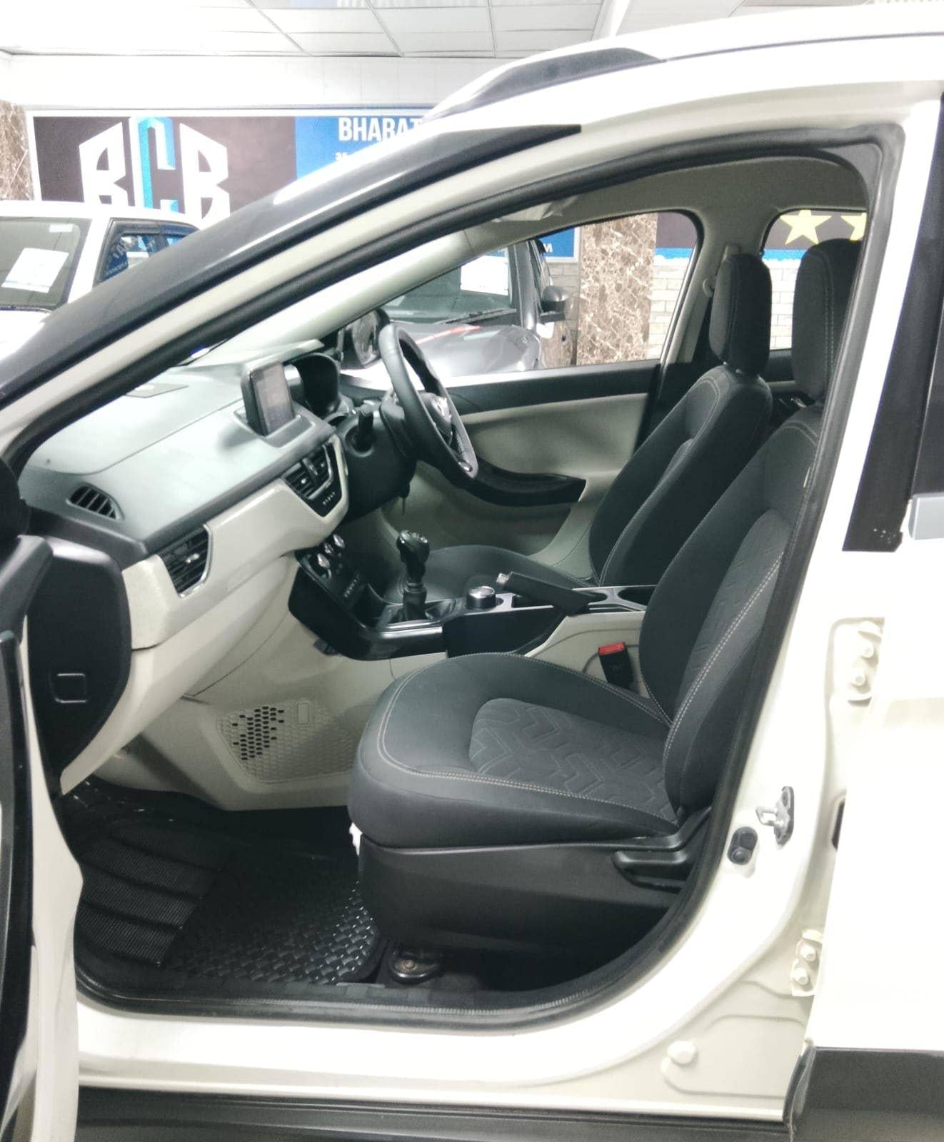 48,000 KMS TATA NEXON XZ 1.2 PETROL (2021)