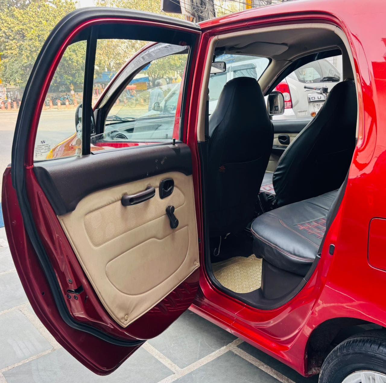 39,000 KMS HYUNDAI SANTRO GL PETROL (2013)