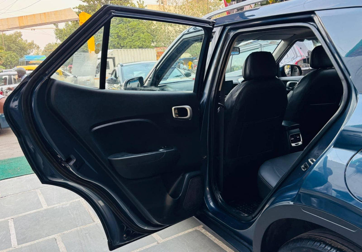 HYUNDAI VENUE 1.0 TURBO GDI MT SX SUNROOF (2019)
