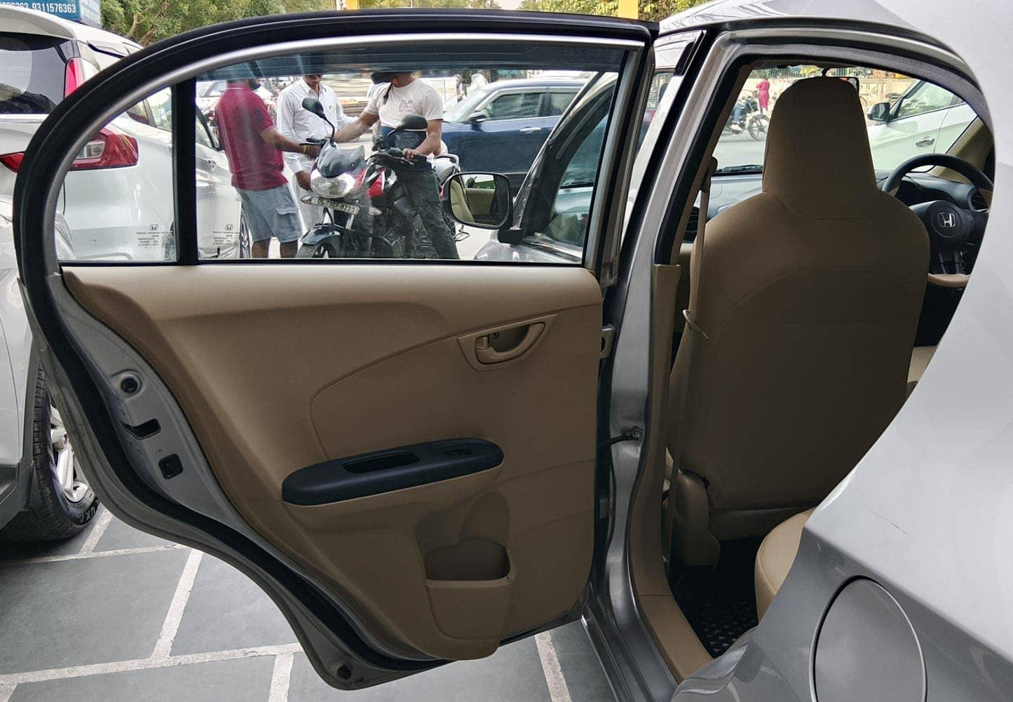 37,000 KMS HONDA AMAZE E MT 1.2 PETROL (2015)