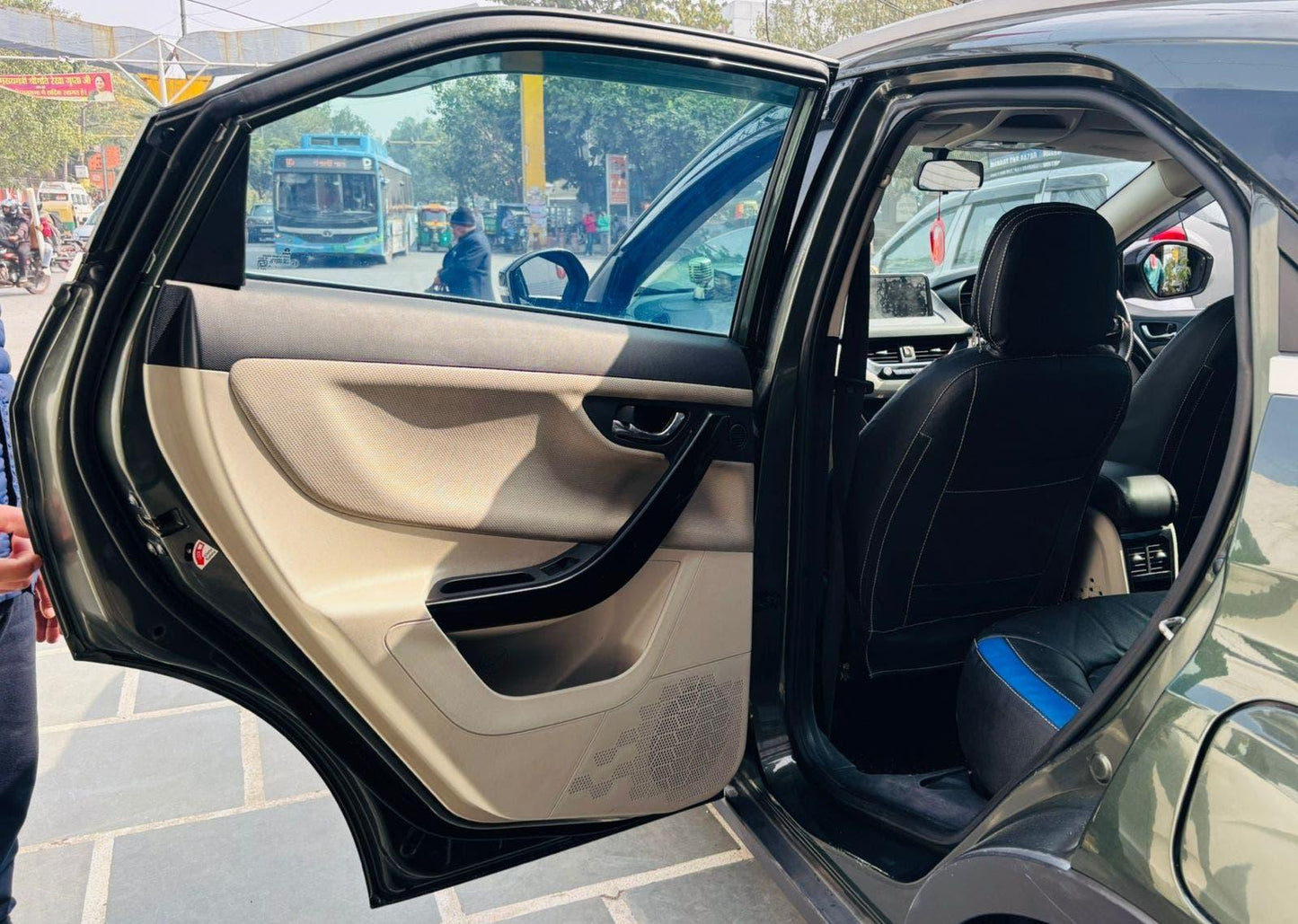 44,000 KMS TATA NEXON XZ+ 1.2 RTN PETROL (2020)