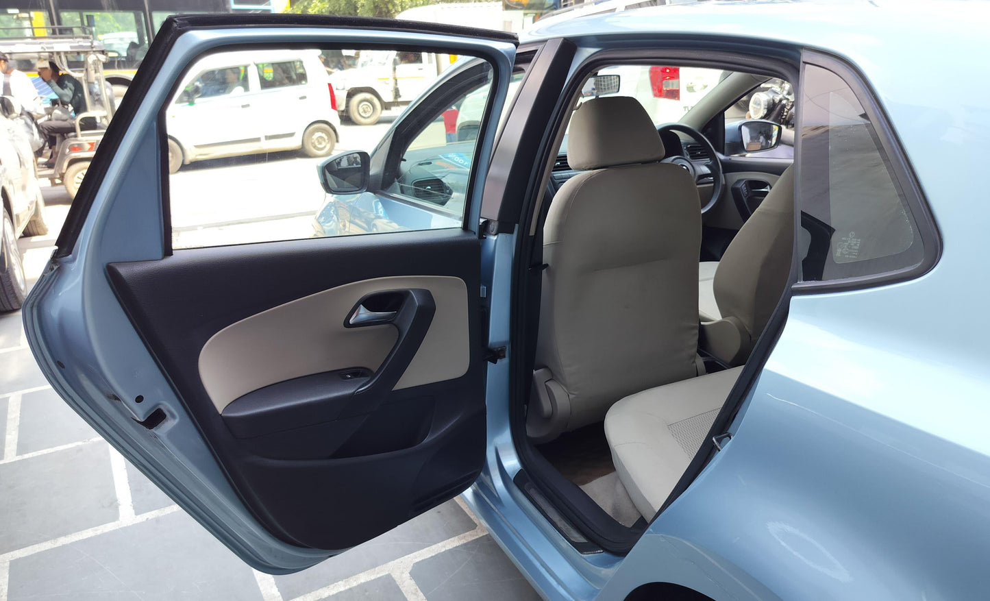 12,000 KMS VOLKSWAGEN POLO COMFORT LINE PETROL (2011)