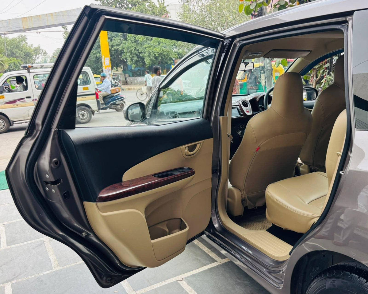 HONDA MOBILIO 1.5 V MT PETROL (2014)