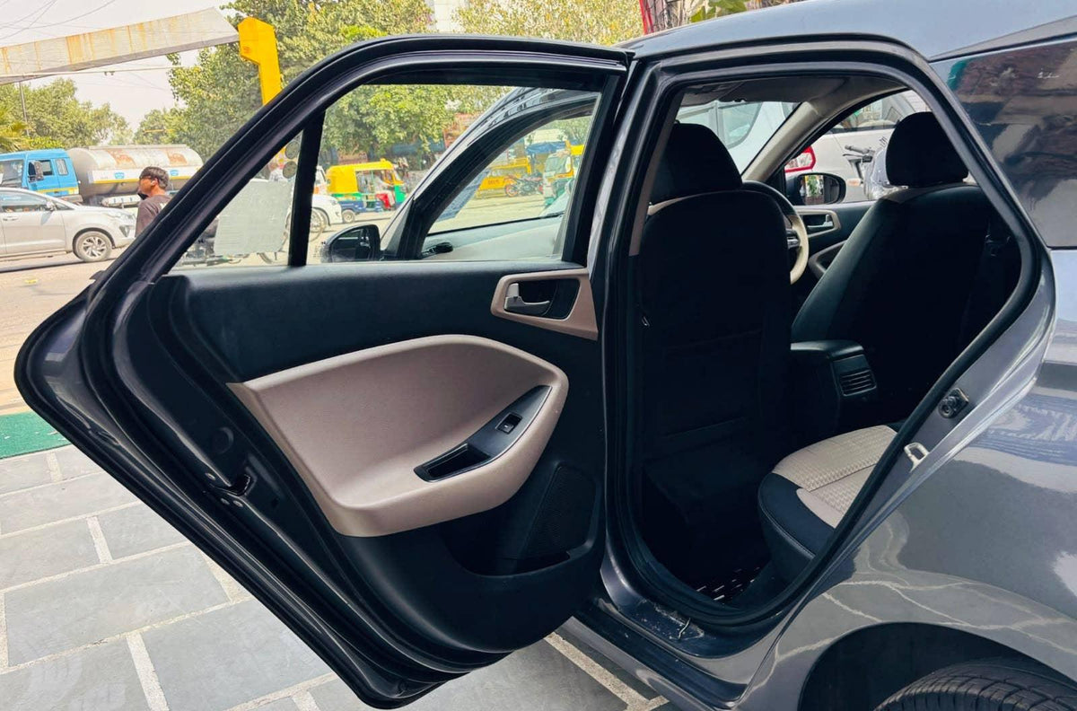45,000 KMS HYUNDAI I20 1.2 MAGNA PETROL (2019)