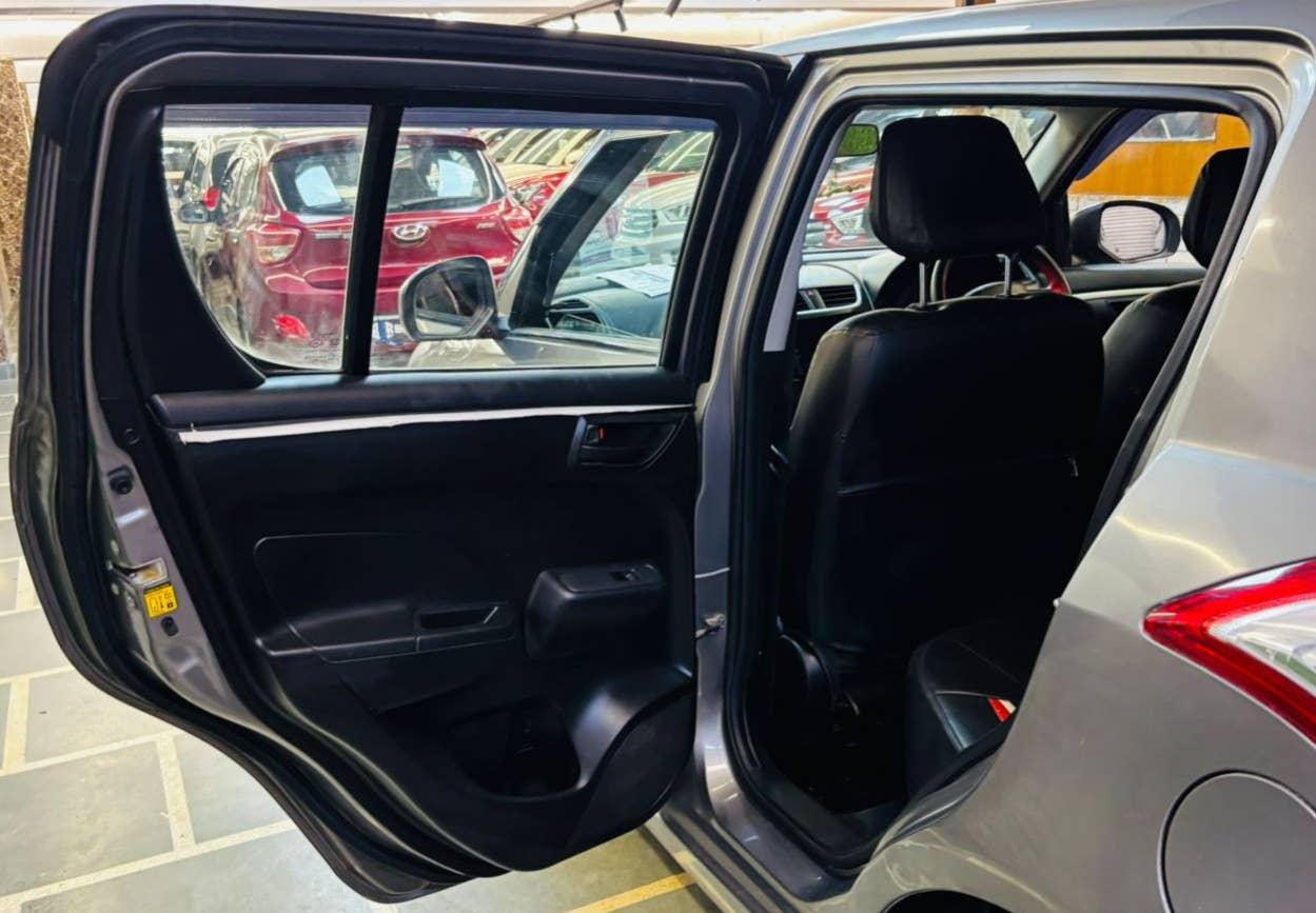 25,000 KMS MARUTI SWIFT LXI PETROL (2017)