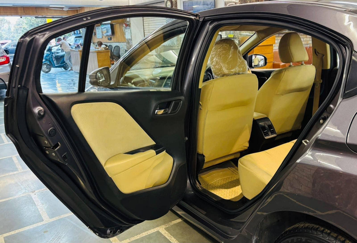 35,000 KMS HONDA CITY 1.5 SV MT I-VTEC PETROL (2018)