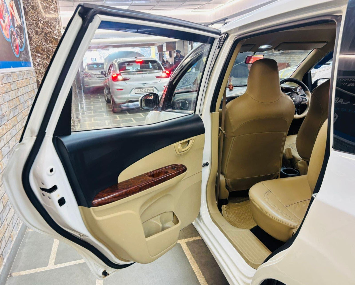 HONDA MOBILIO 1.5 V MT PETROL (2015)