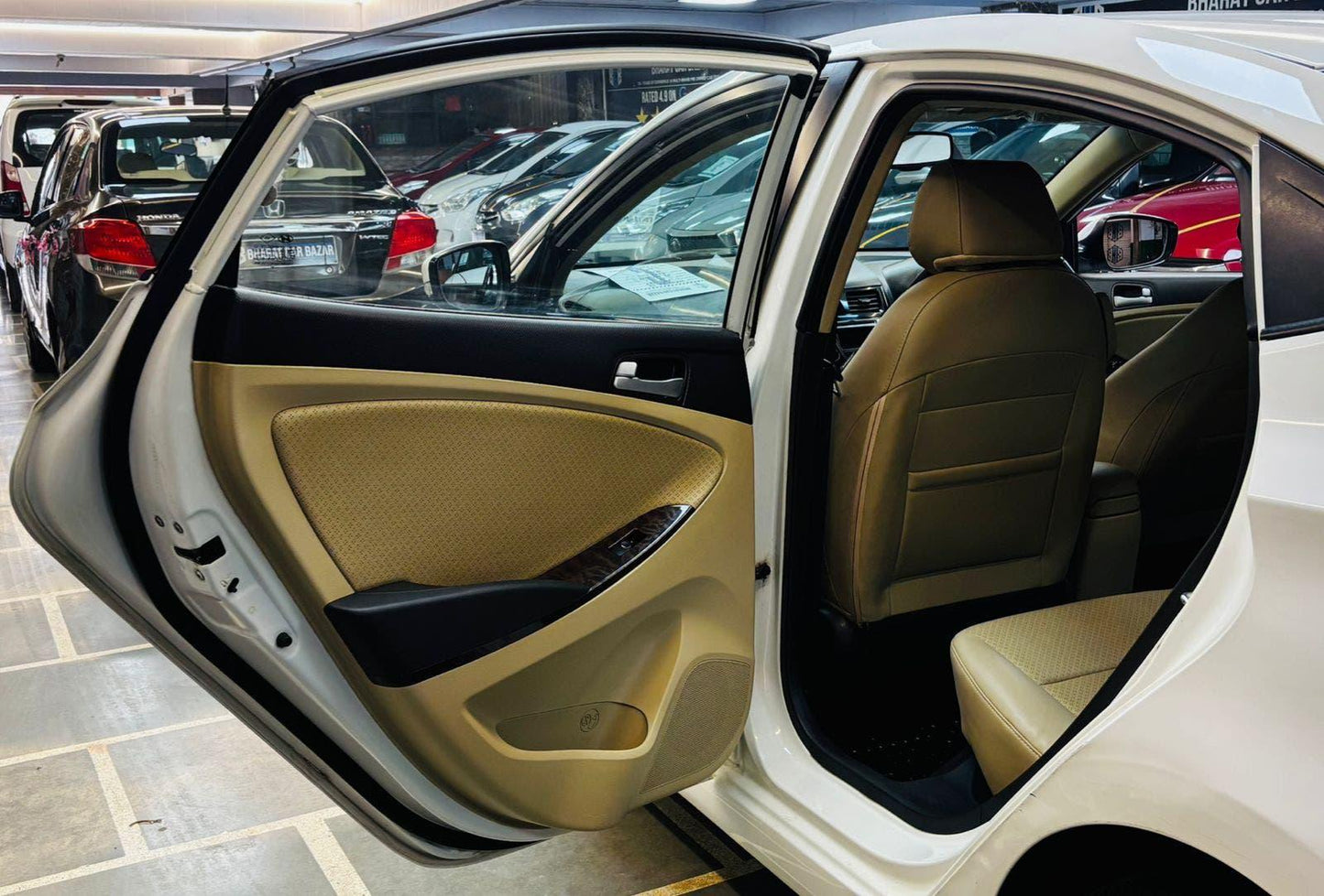 8,000 KMS HYUNDAI VERNA 1.6 SX (O) PETROL (2015)