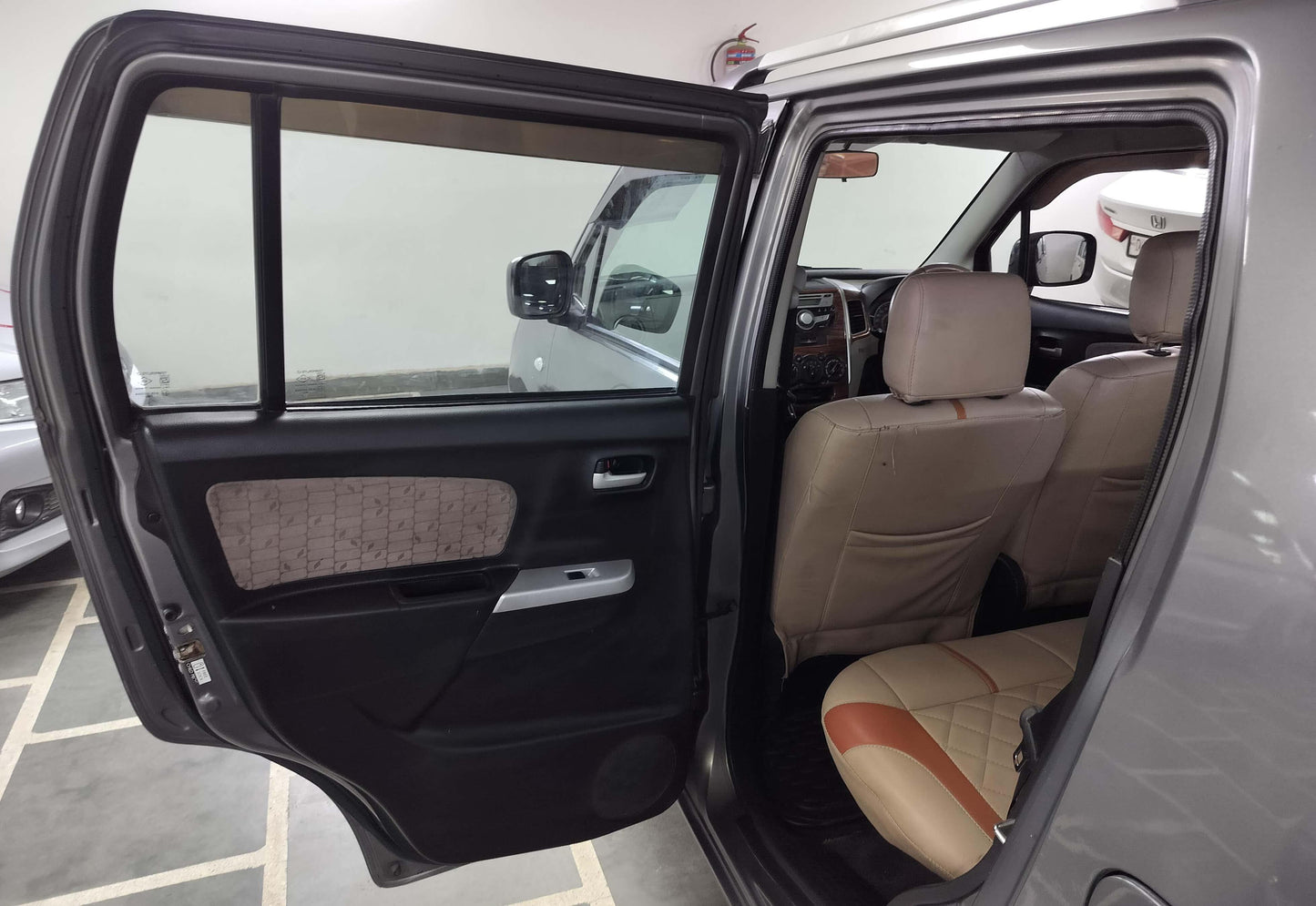 41,000 KMS MARUTI WAGONR VXI PETROL  (2015)