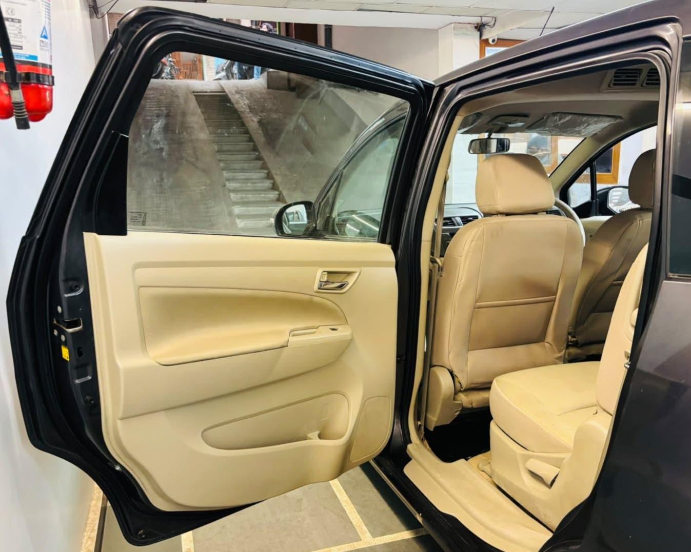 38,000 KMS MARUTI ERTIGA ZXI PETROL (2017)
