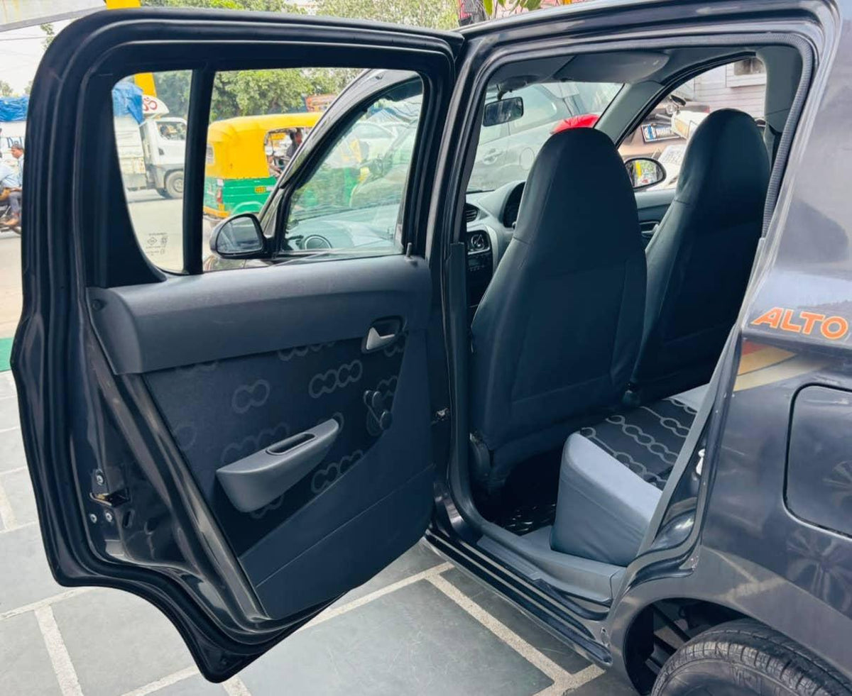 15,000 KMS MARUTI ALTO VXI PETROL (2014)