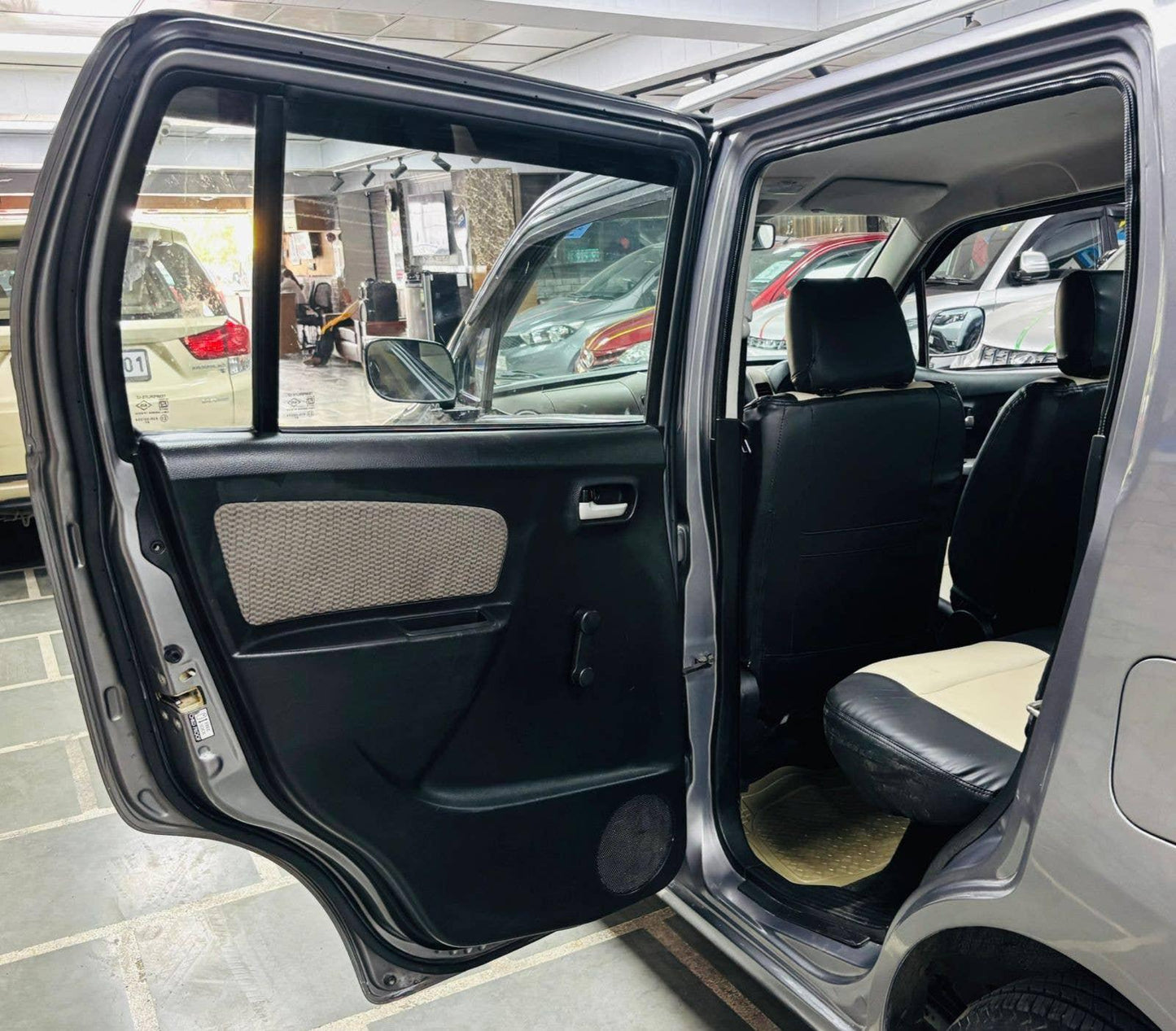 49,000 KMS MARUTI WAGONR LXI PETROL (2016)
