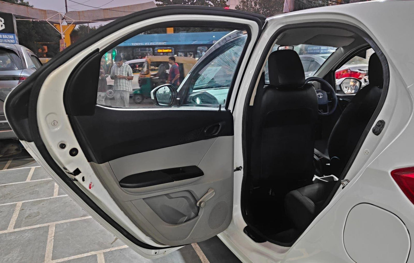TATA TIAGO XE DIESEL (2020)