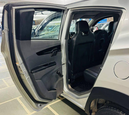 20,000 KMS MAHINDRA KUV 100 K2 6STR PETROL (2017)