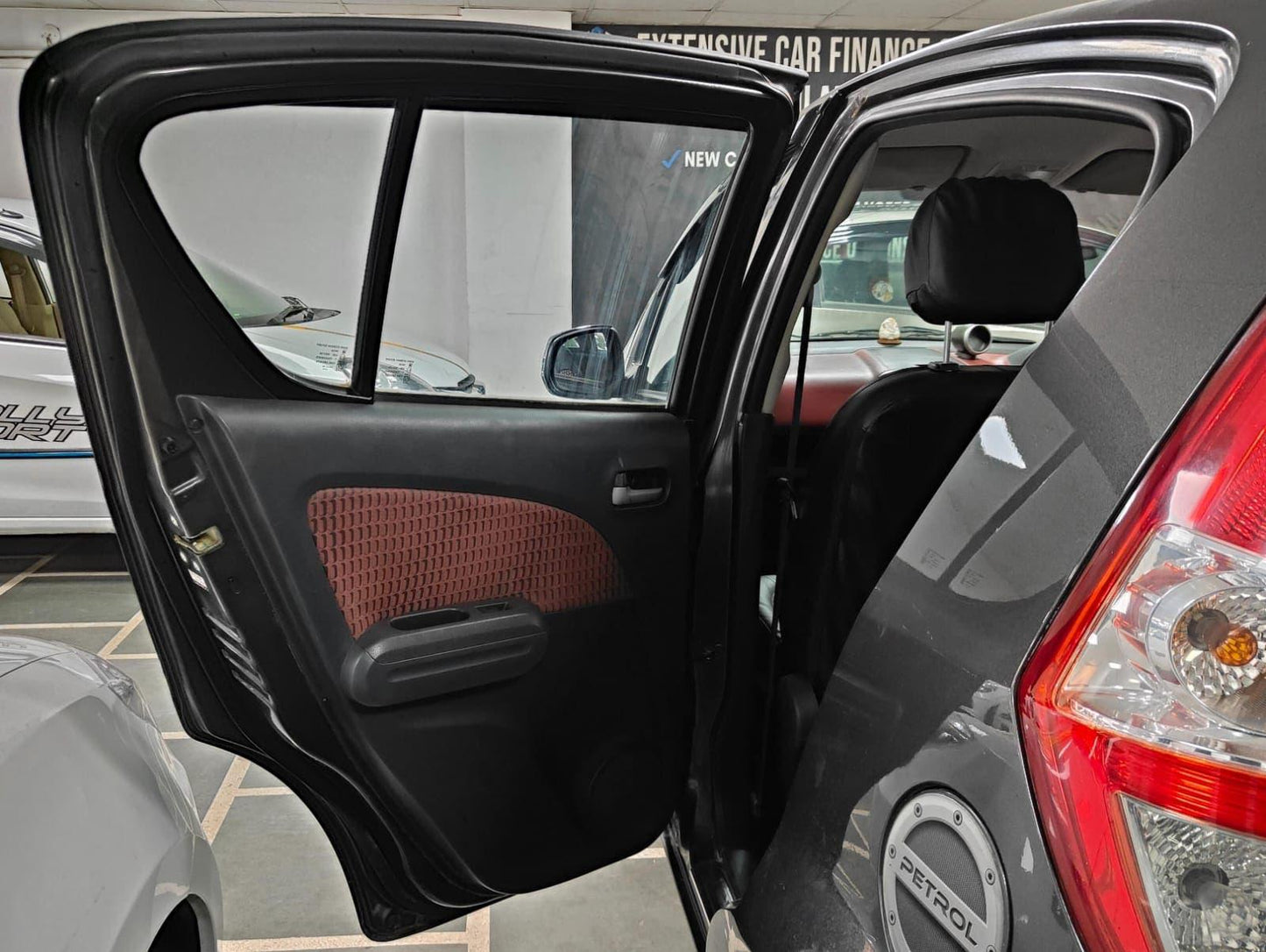 43,000 KMS MARUTI RITZ VXI PETROL (2014)