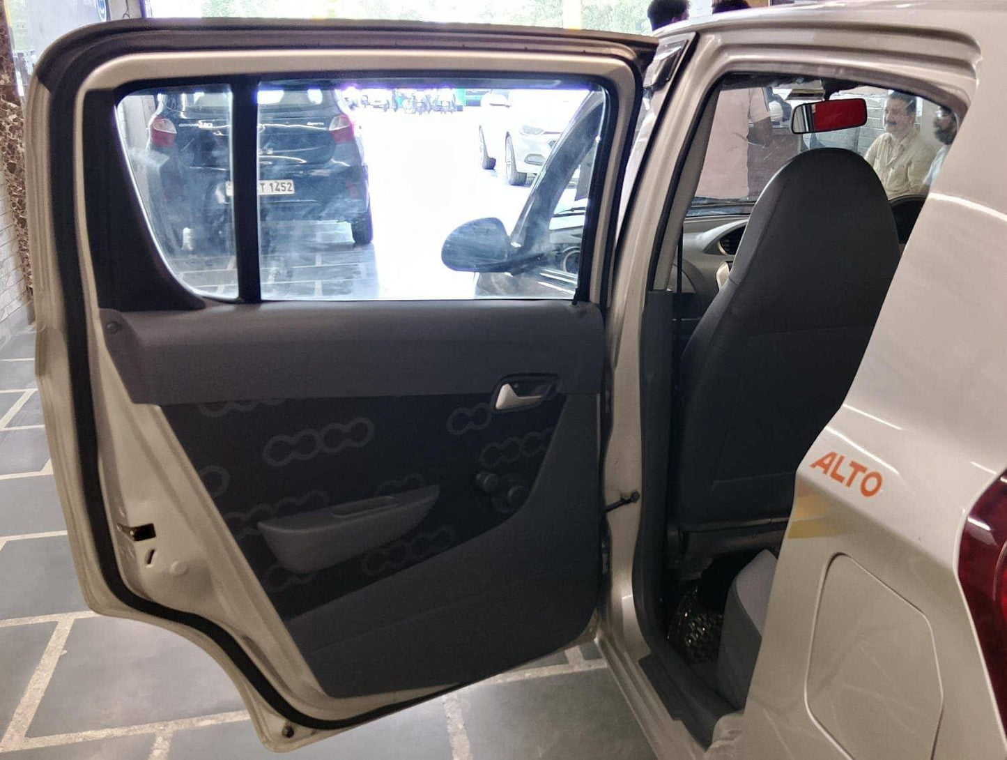 41,000 KMS MARUTI ALTO 800 VXI PETROL (2015)