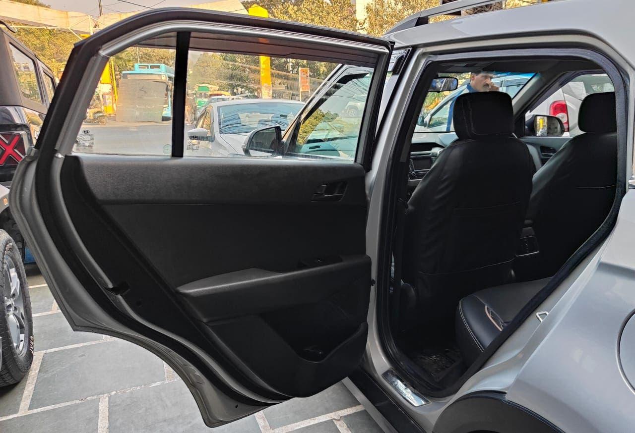 46,000 KMS HYUNDAI CRETA E+ PETROL (2017)