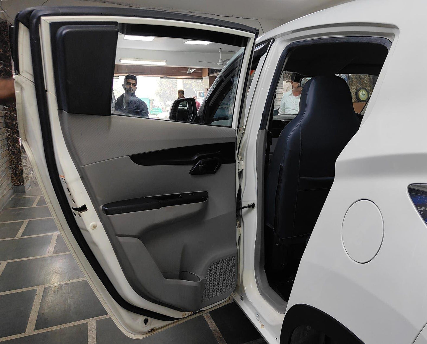 MAHINDRA KUV 100 K4 DIESEL (2016)